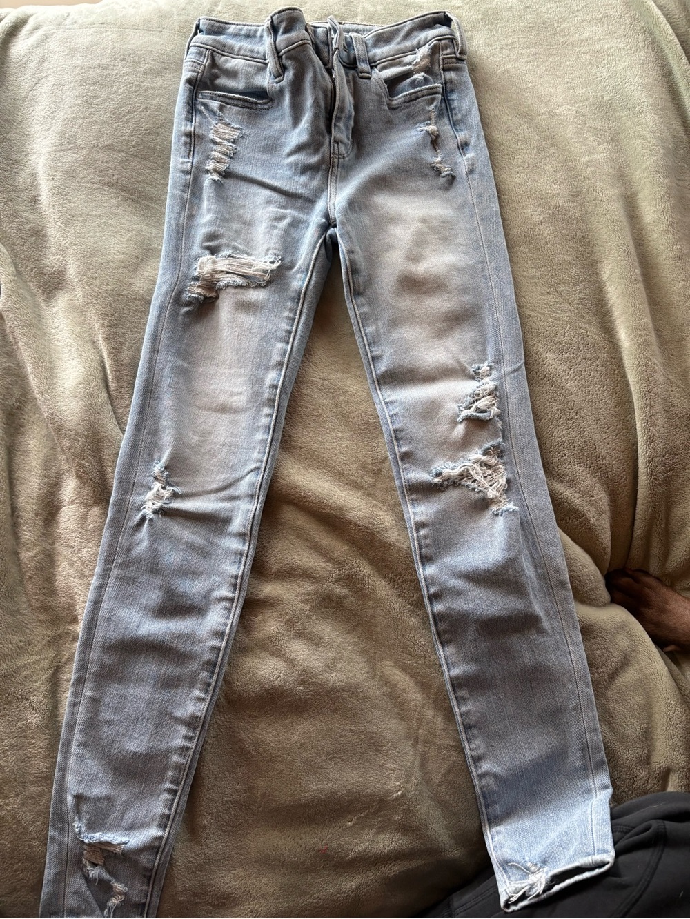American Eagle Outfitters Light Wash Ripped Skinny Jeans